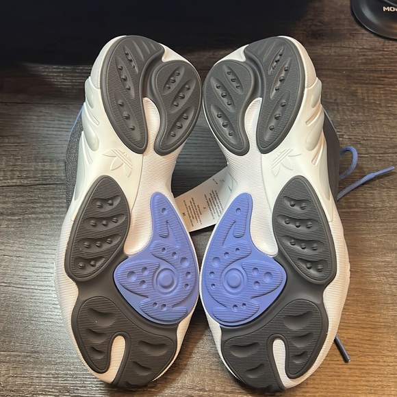 Woman’s 7 1/2 Adidas adiFOM SLTN W Grey and Blue Shoe - Picture 2 of 5